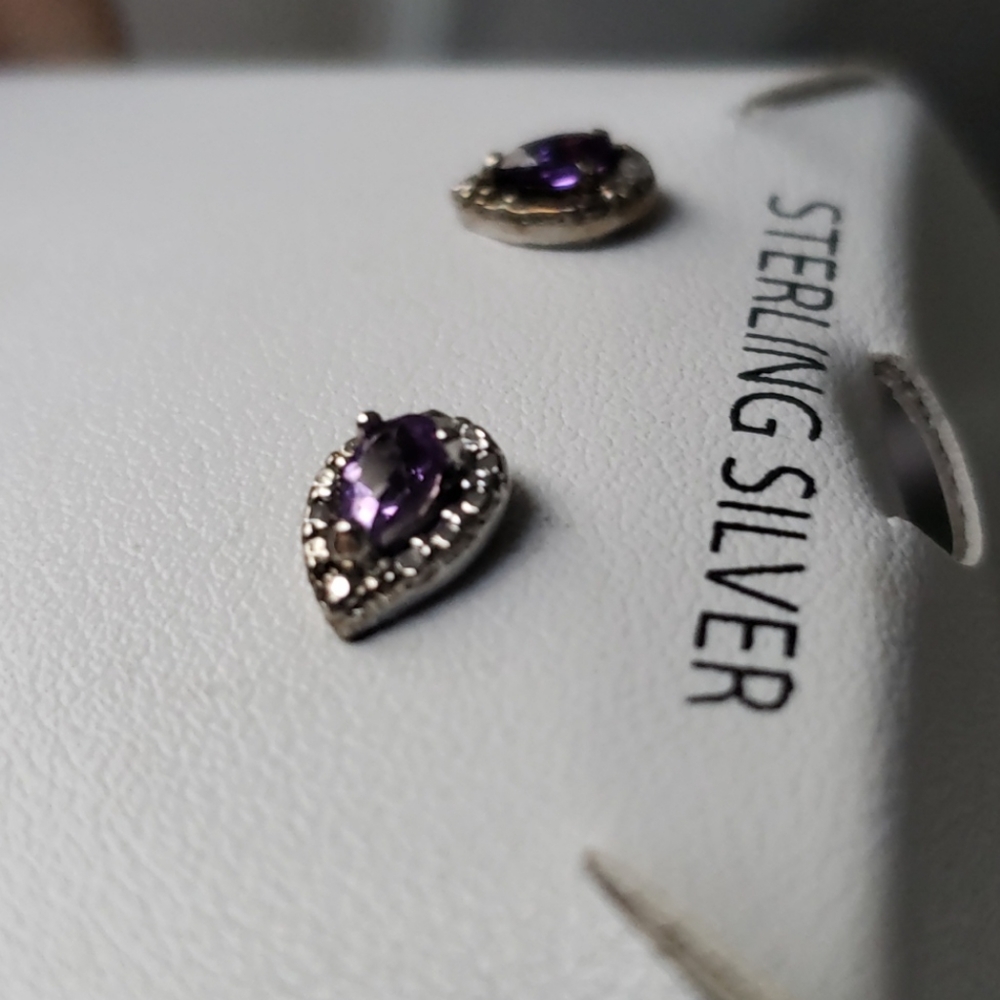 Earrings - Picture 4 of 4